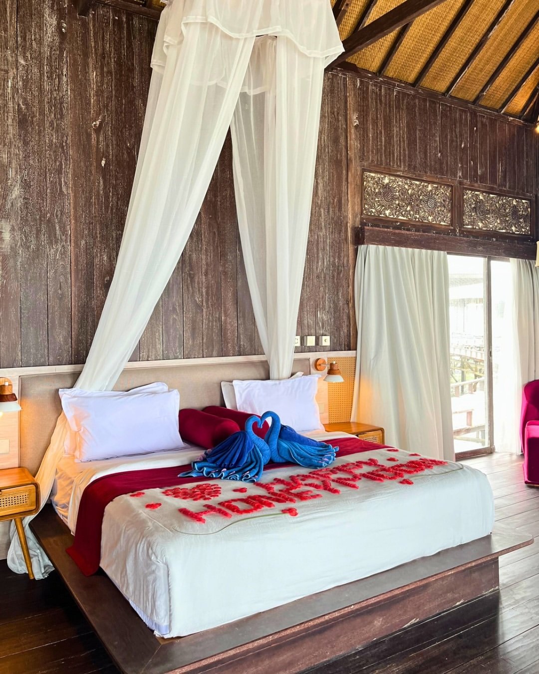 Kamar hotel romantis